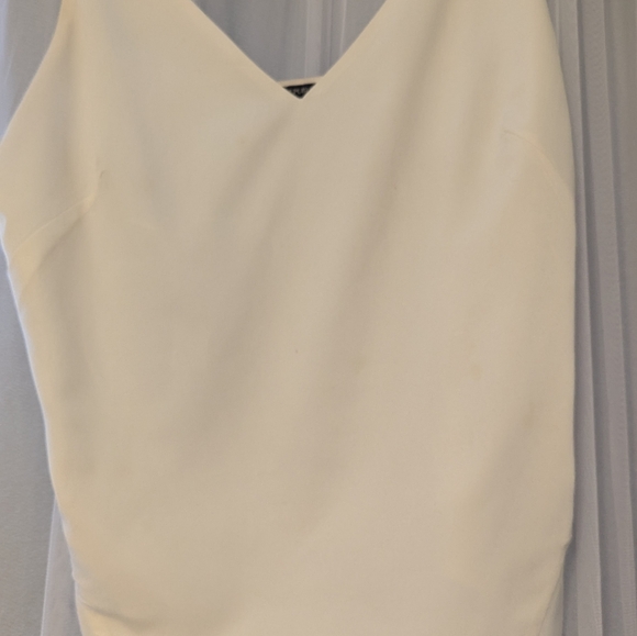 Banana Republic Elegant White/Cream Tank Top - Size S - Chic & Versatile - Picture 3 of 4